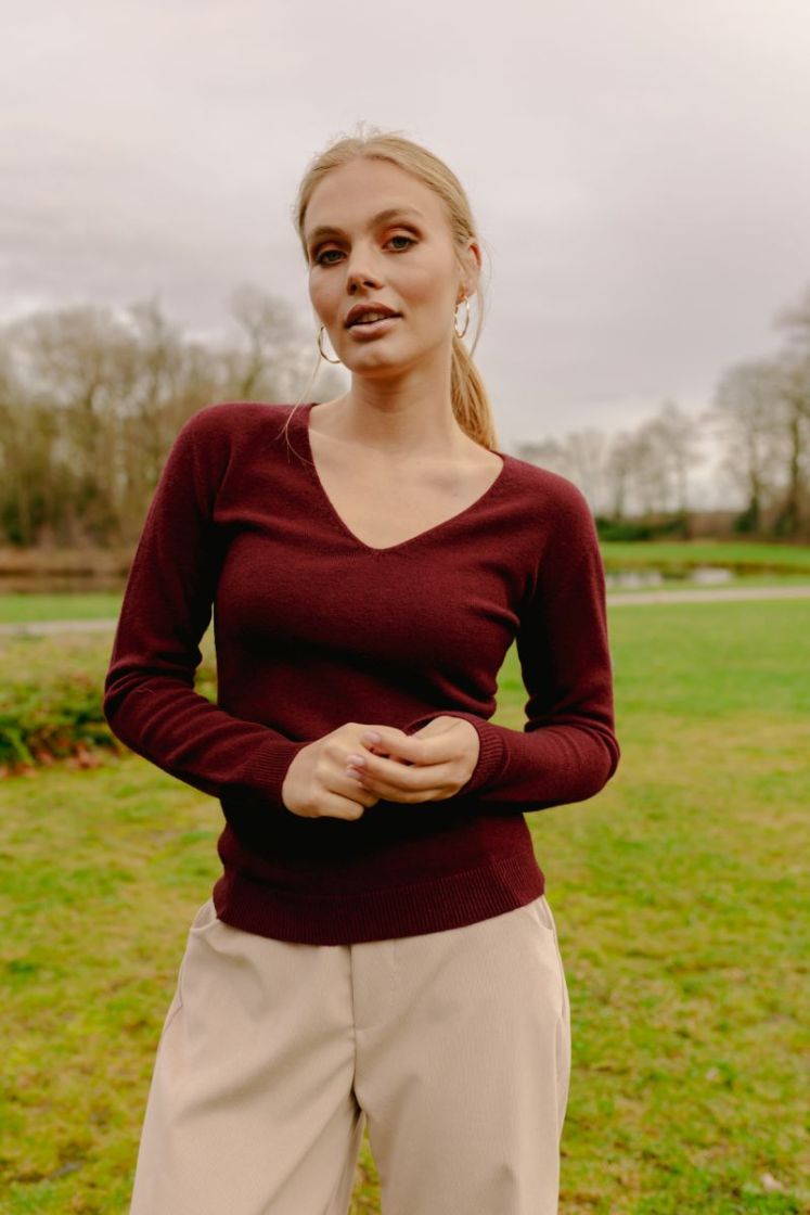  BURGUNDY