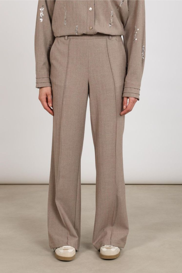  60 Taupe