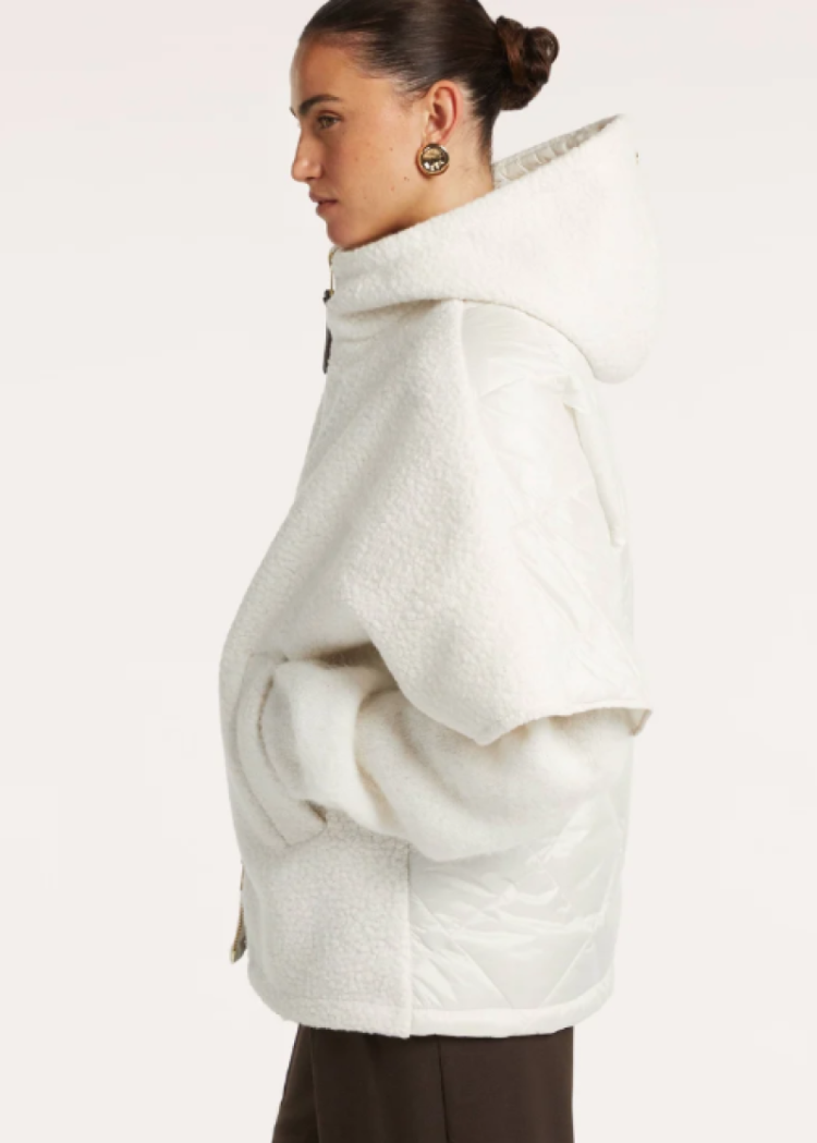 1100 off white